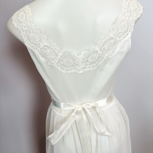 Vintage Vanity Fair White Ruffle Lace Bridal Robe & Slip Nightgown Set – XS (30) - Picture 9 of 14
